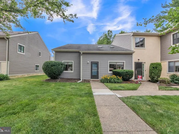 44 Ember Ln, Horsham, PA 19044