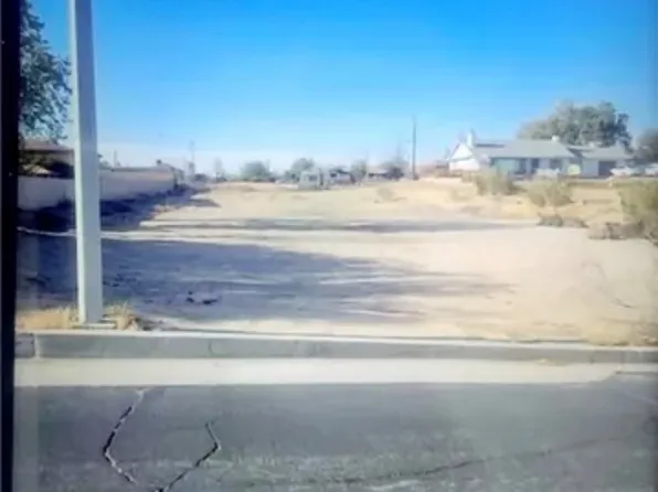 16286 Cabrillo Dr, Victorville, CA 92395