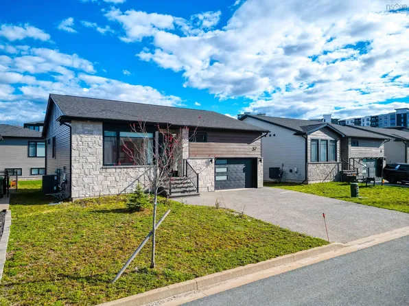 57 Theresa McNeil Grv, Halifax, NS B3M 0K3