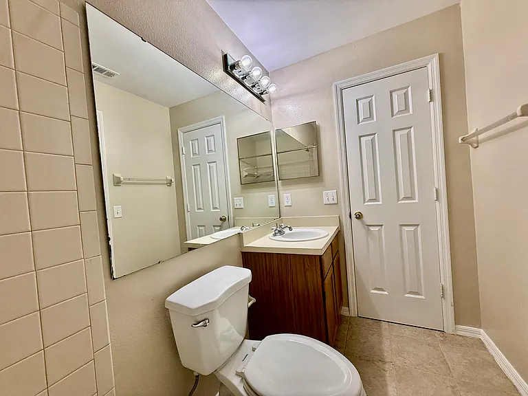 696 Youngstown 306 Pkwy — Photo 22
