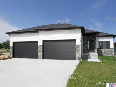 449 Half Moon Dr, Lincoln, NE, 68527