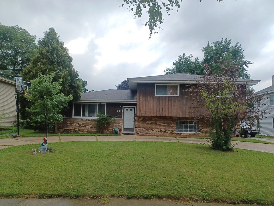 1st image of 140 N Pleasant Ave