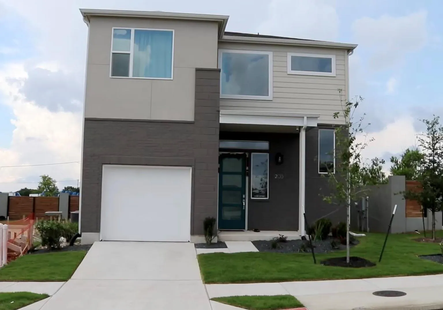 3 bed, 2.5 bath, 1794 sqft, $2,149 — Photo 1