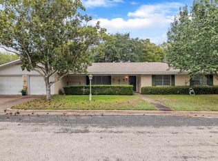 519 Agnes St, Schulenburg, TX 78956