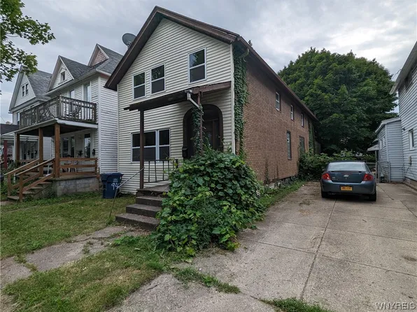 94 15th St, Buffalo, NY 14213