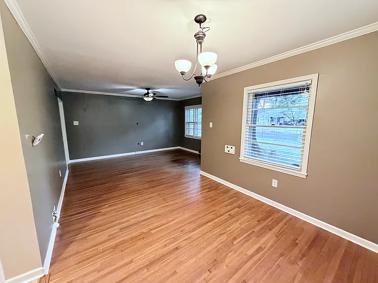 4922 Amboy Rd — Photo 3