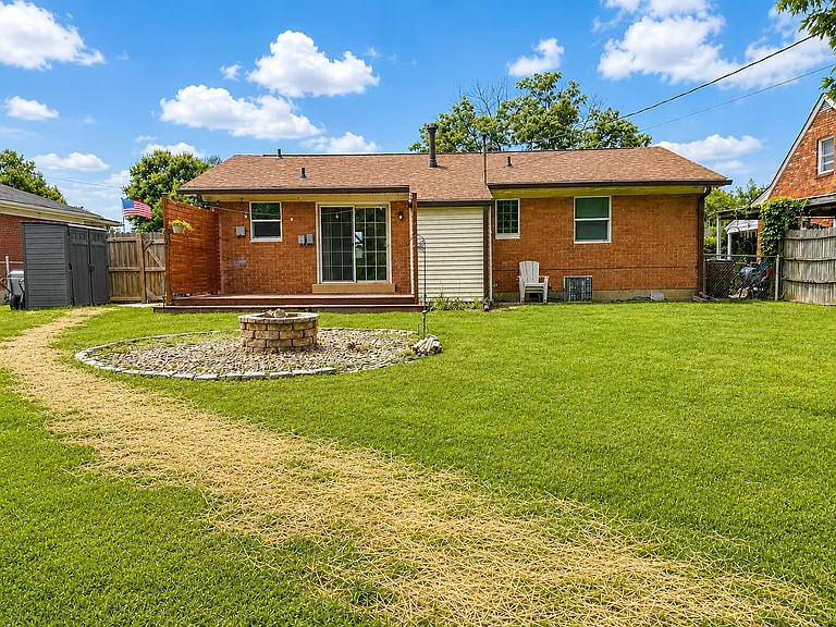 1002 Irving Dr — Photo 23