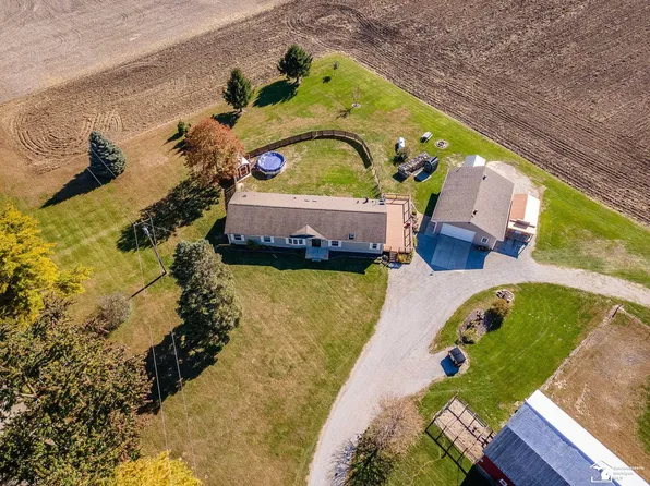 12345 W Dunbar Rd, Dundee, MI 48131