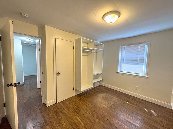 3rd image of 109 Greenwich Ave #3B-1BA-1000SQFT