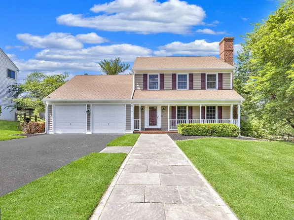 6 Heritage Farm Dr, Mount Airy, MD 21771