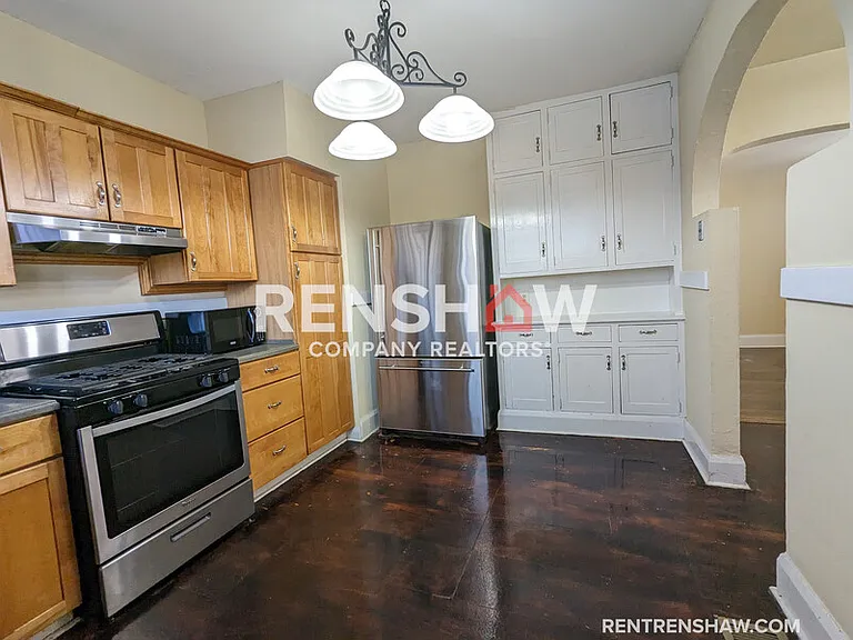 662 S McLean Blvd — Photo 4