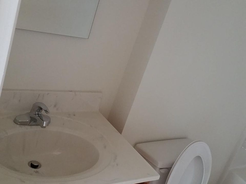 2nd image of 107 Croton Ave APT 3D