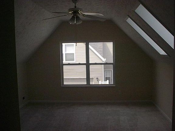 3rd image of 3440 W Bloomsbury Ln