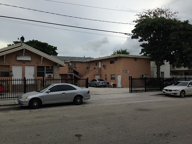1st image of 718 Sw 11 Ave