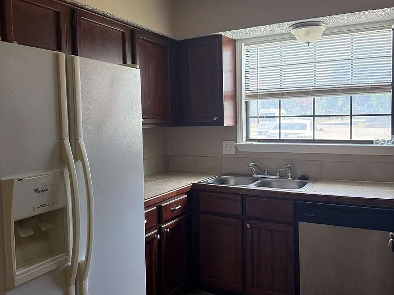 10571 Starcrest Dr — Photo 14