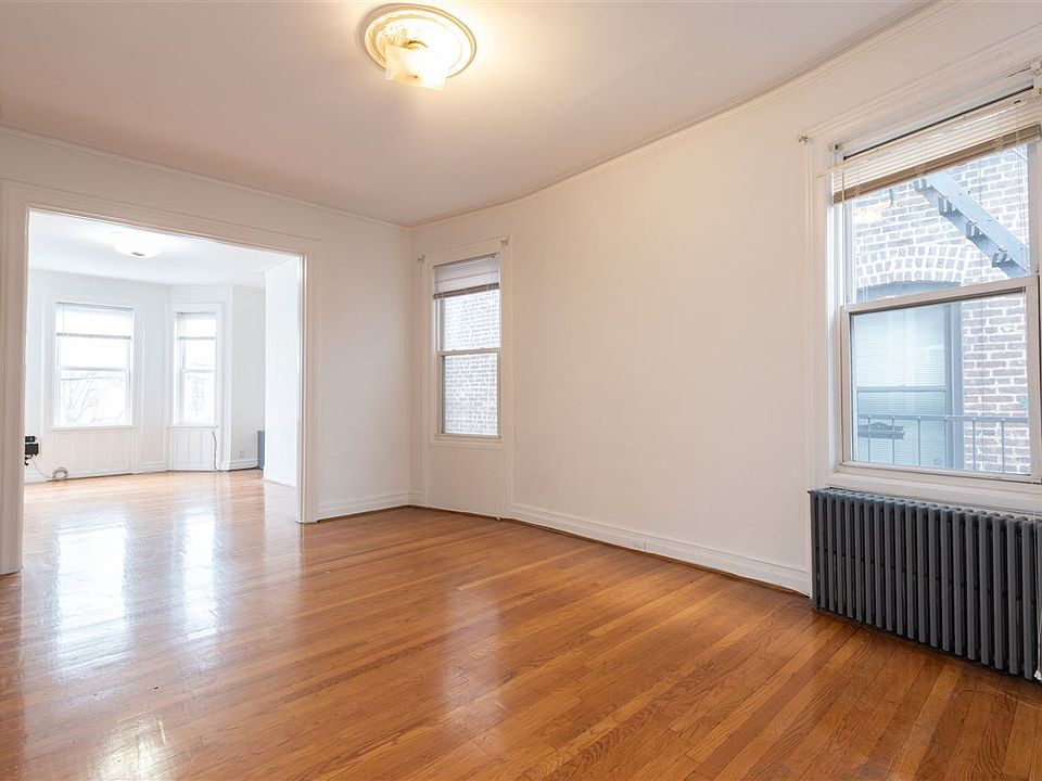 1st image of 9 Laidlaw Ave #2