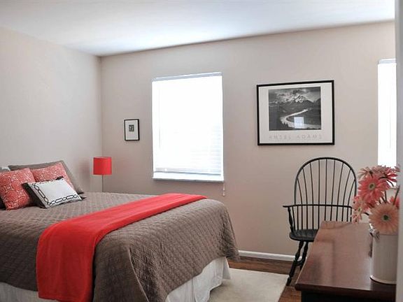 4th image of 2581 Montchateau Dr