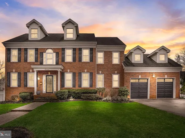 14 Treaty Elm Ln, Haddonfield, NJ 08033