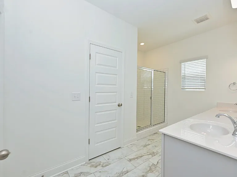 161 Crabourne Dr — Photo 46