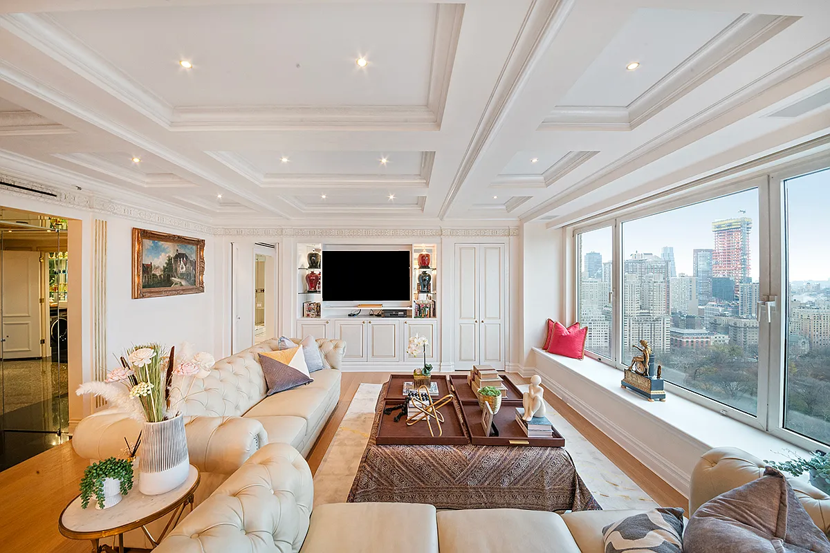 160 Central Park South — Photo 4