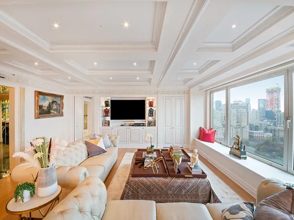 160 Central Park South image 4 of 20