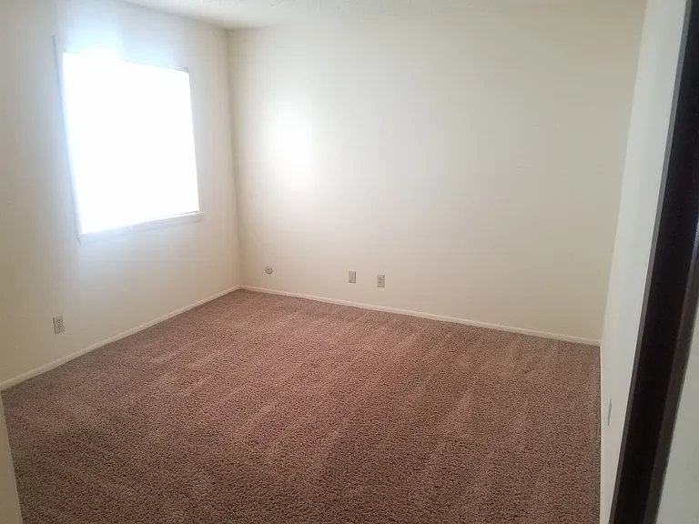 Kimberly Club Apartments — Photo 178