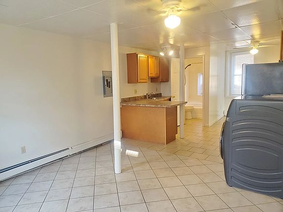 5th image of 14 Ravine St Unit 1