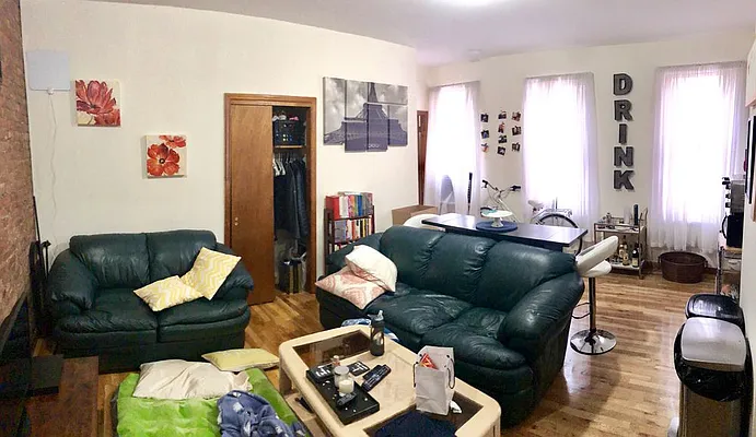 Rented by Your Vanity Realty | media 10