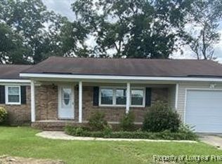 5421 Silver Pine Ct, Fayetteville, NC 28303