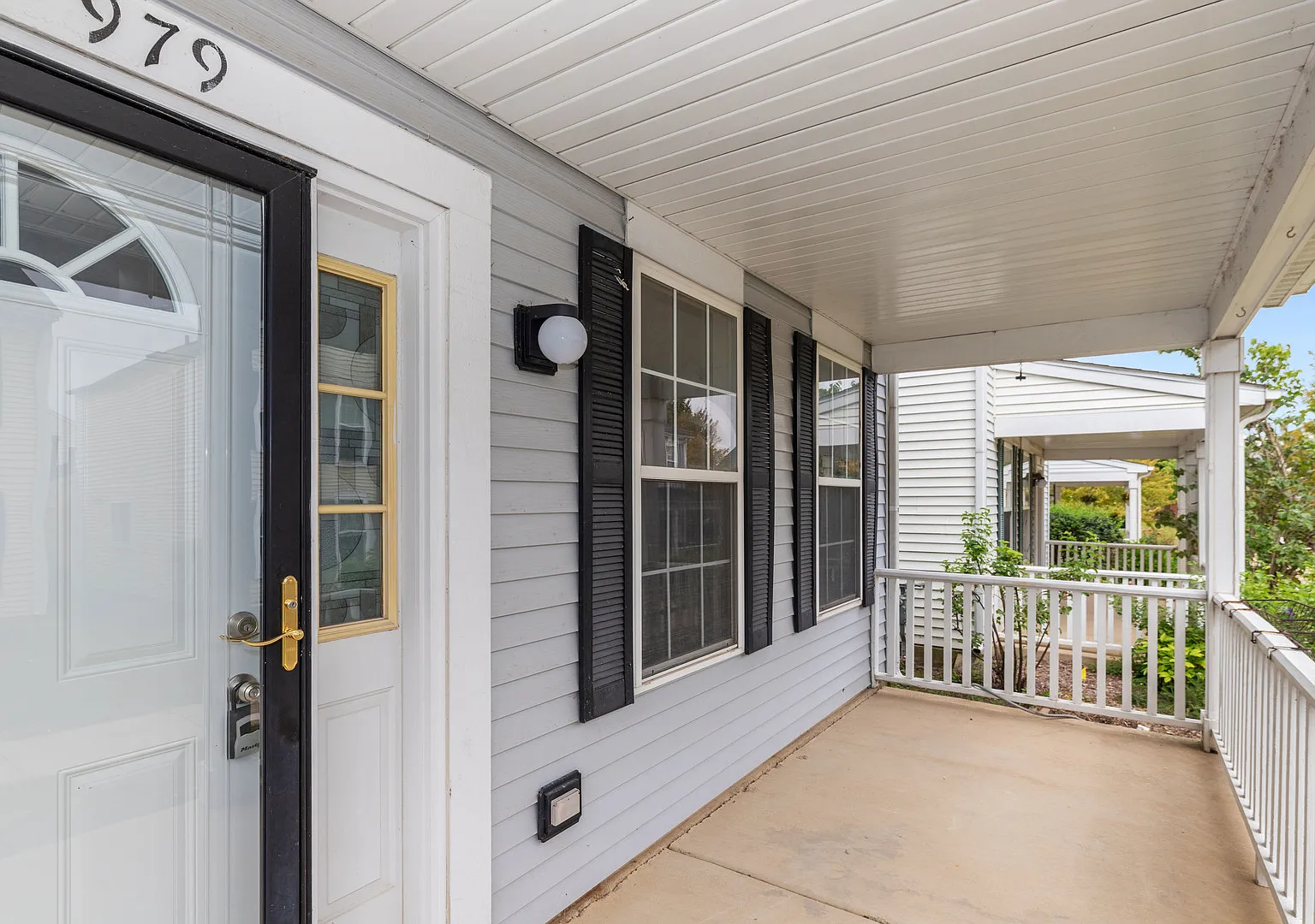 3 bed, 2.5 bath, 1736 sqft, $2,450 — Photo 2