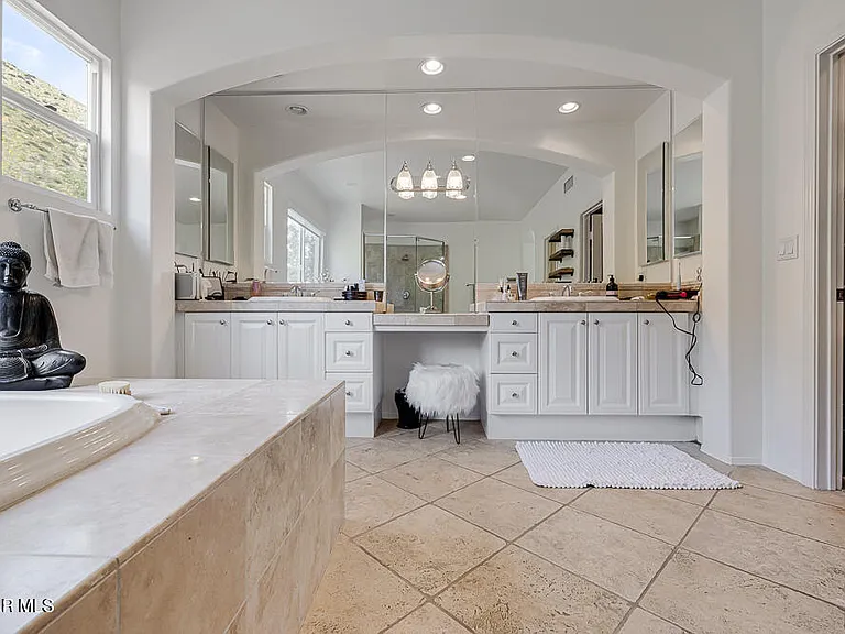 6103 Deerhill Rd — Photo 22