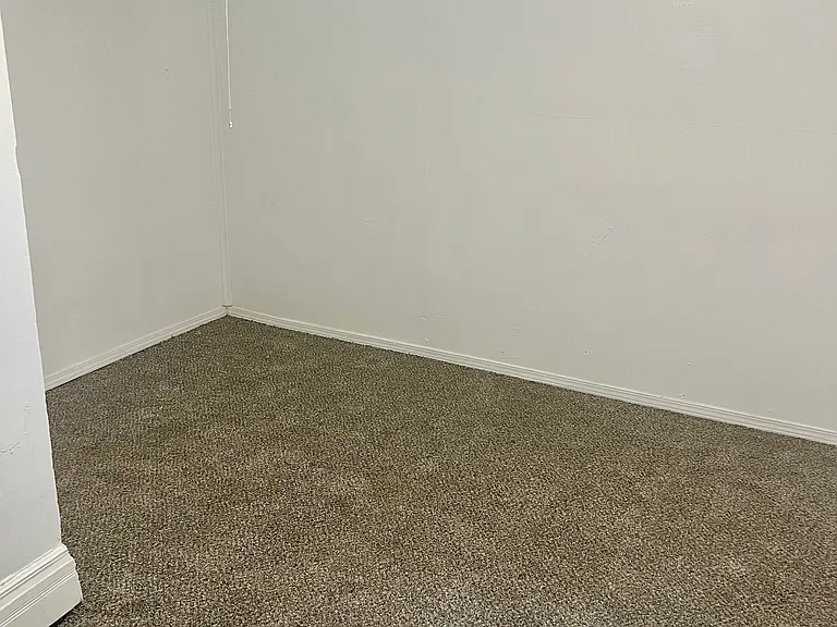 423 Cottage St — Photo 33