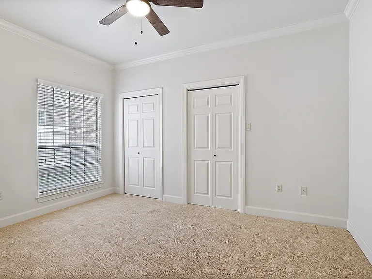 10735 Erin Vale Ave — Photo 11