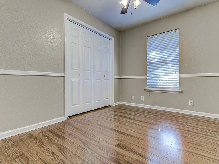 1410 Kamar Dr — Photo 11