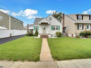 812 Knopf St, Linden, NJ 07036