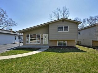 587 Coolidge Ave, Glen Ellyn, IL 60137