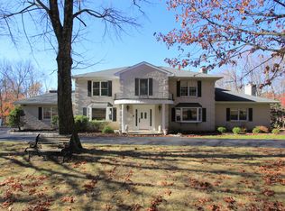 5 Greenlawn Rd, Katonah, NY 10536