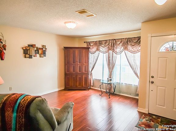 4th image of 6227 Fox Creek St