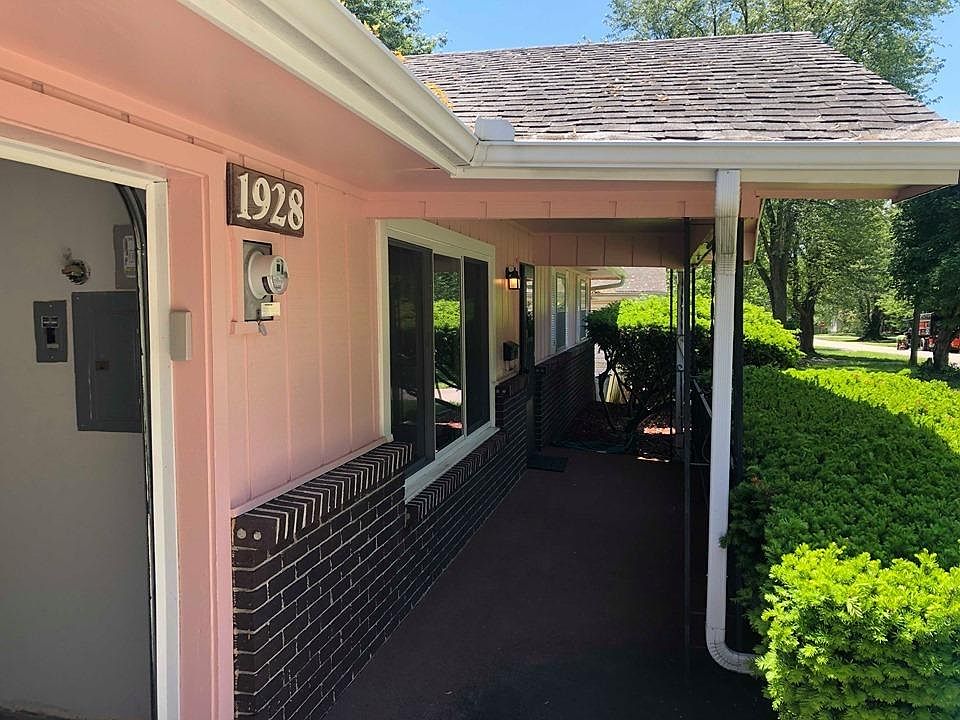 1st image of 1928 S Mayfair Ave