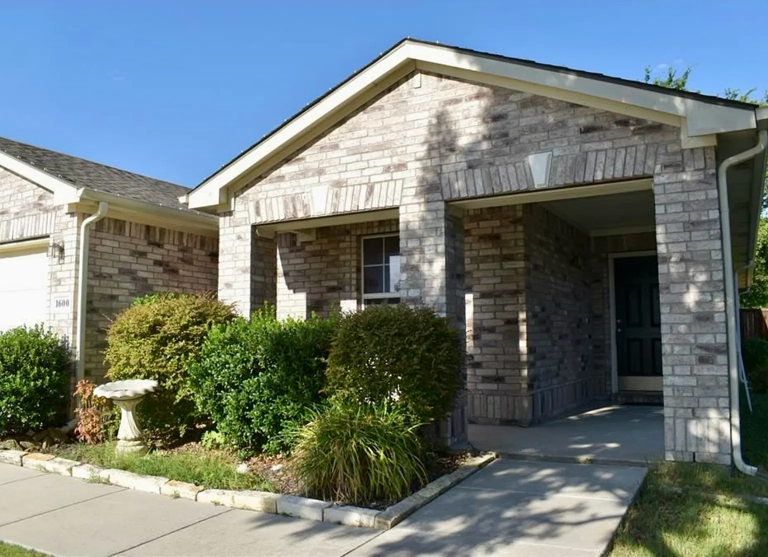 3 bed, 1672 sqft, $2,050 — Photo 3