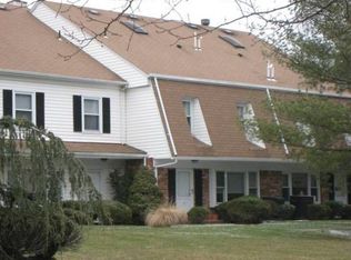 7 Harwich Vlg, Scotch Plains, NJ 07076