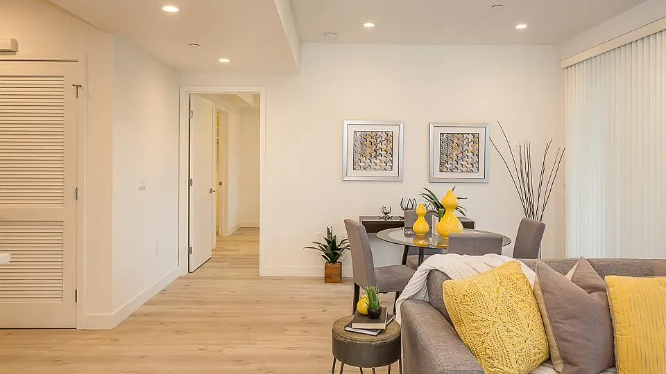 2 bed, 1329 sqft, $3,495 — Photo 3
