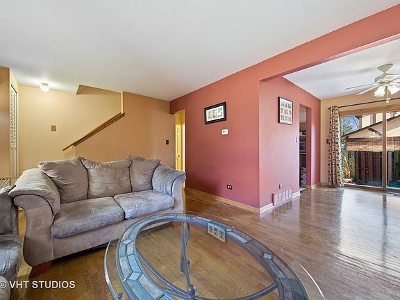 3rd image of 1S237 Ingersoll Ln