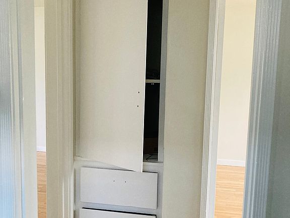 4th image of 1121 S Garfield Ave APT B