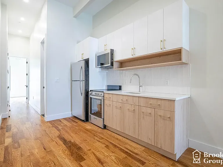 42 Driggs Ave #1R — Photo 1
