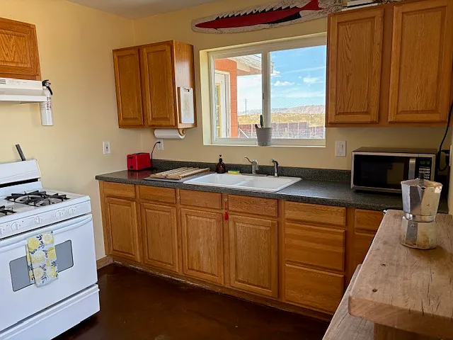 2179 Gibraltar Rd — Photo 4