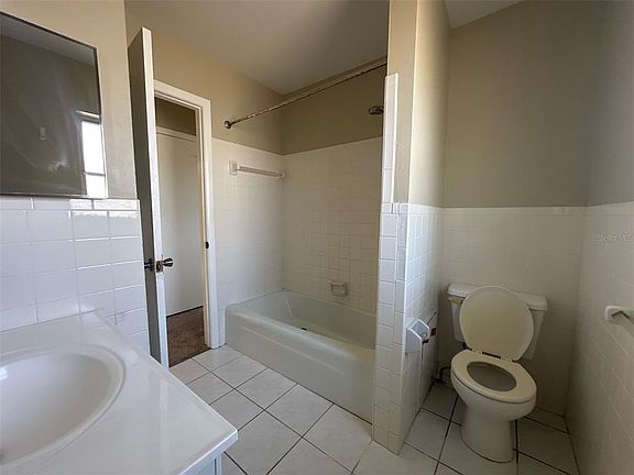 4th image of 525 Glen Oak Rd