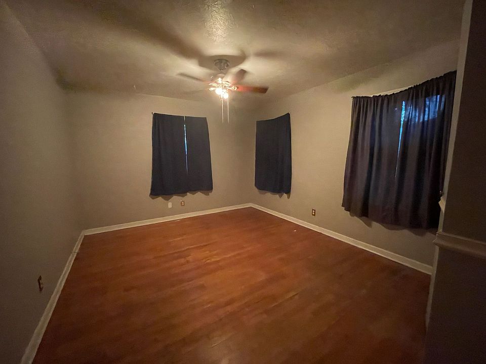 2nd image of 502 S Wilson Ave