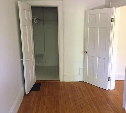 5th image of 174 Bay State Rd APT 2F