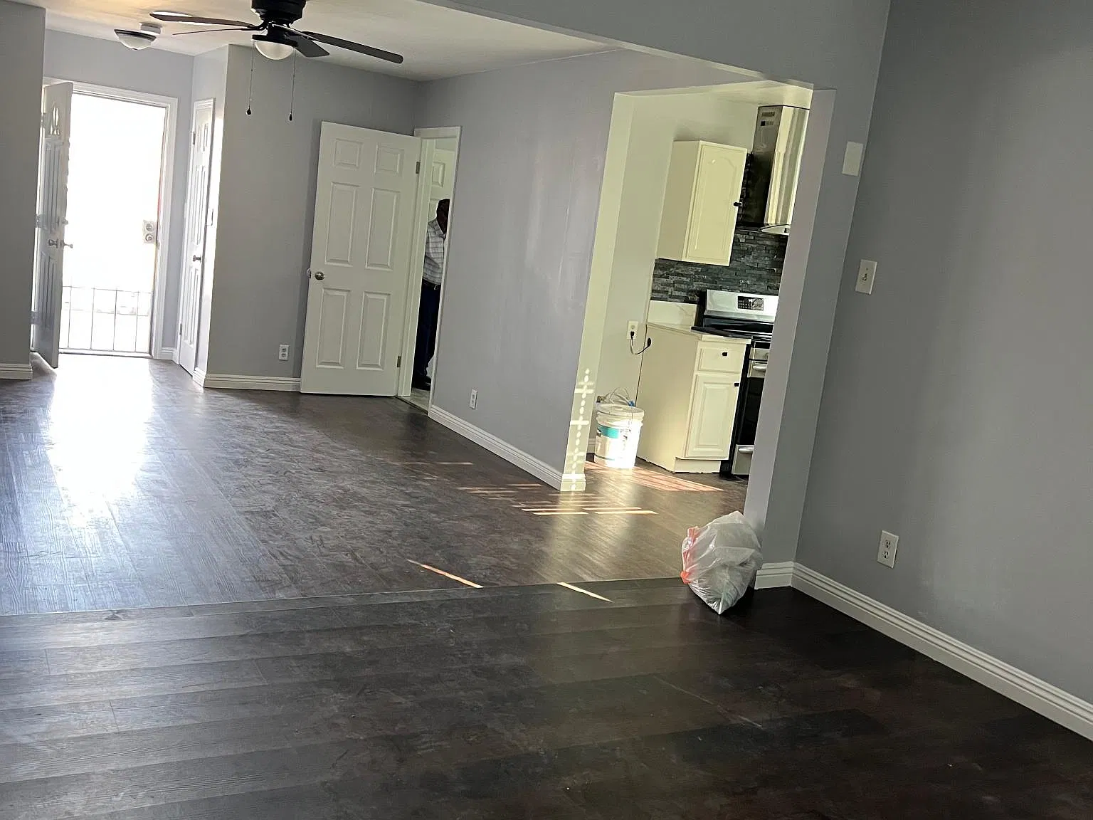 1052 Torrance Blvd — Photo 2